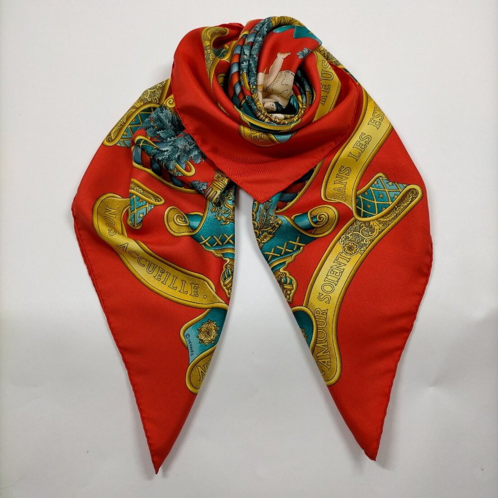 Authentic  Hermes scarf Carre 90 Reds Silk100% - Picture 2 of 10
